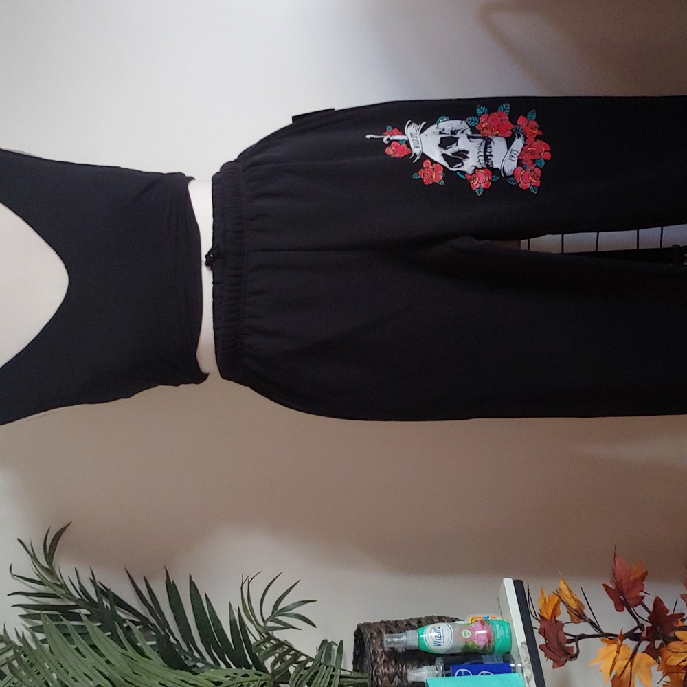 CULT FAVORITE JOGGERS NEW W/WO TAGS